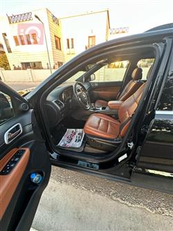 جیپ گراند شیرۆکی